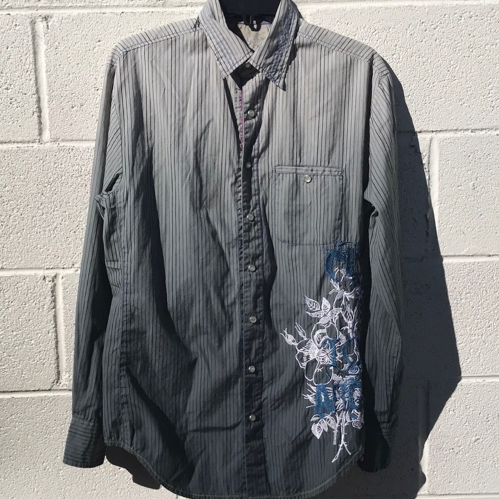 Johnny Was 3 Js Workshop Medium long sleeved pearl snap shirt.#boho,# western